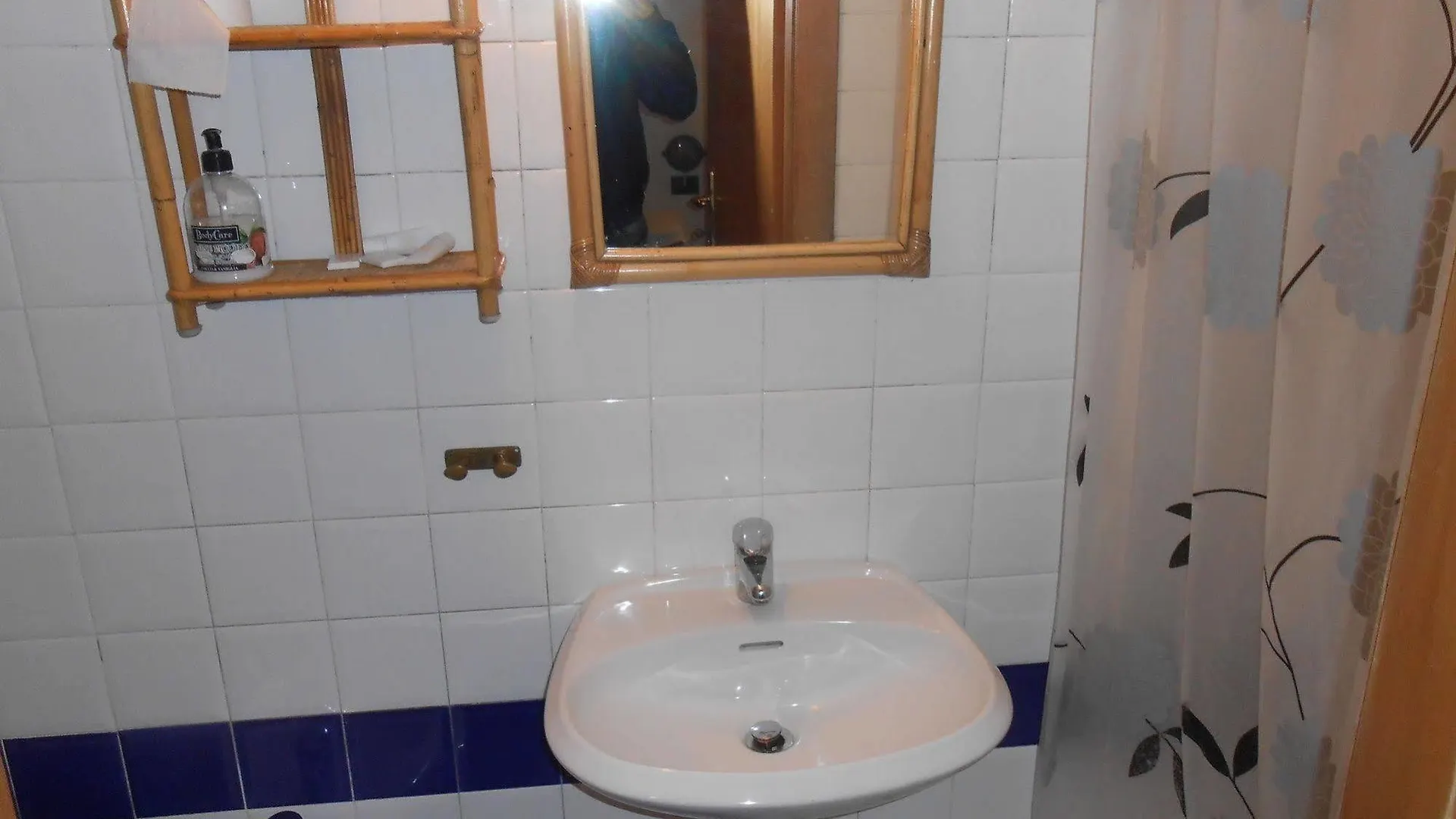 Cinqueterre Holidays Риомаджиоре 3*,  Италия